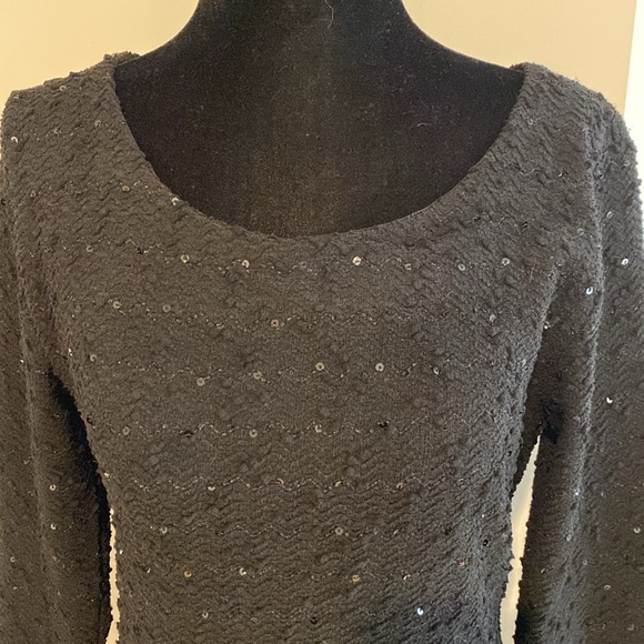 Timeless little black dress with sequins throughout - Picture 2 of 10